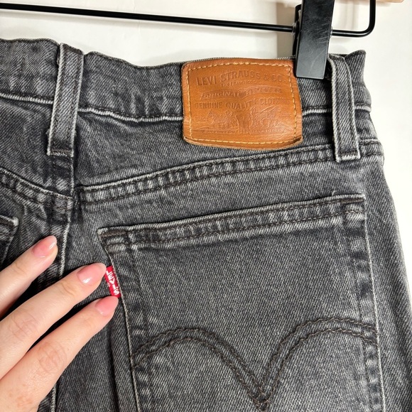 Levi's® Premium WEDGIE STRAIGHT FIT WOMEN'S JEANS size 24 - Picture 7 of 11